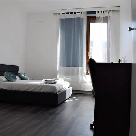 Stazione Centrale Apartament Mediolan